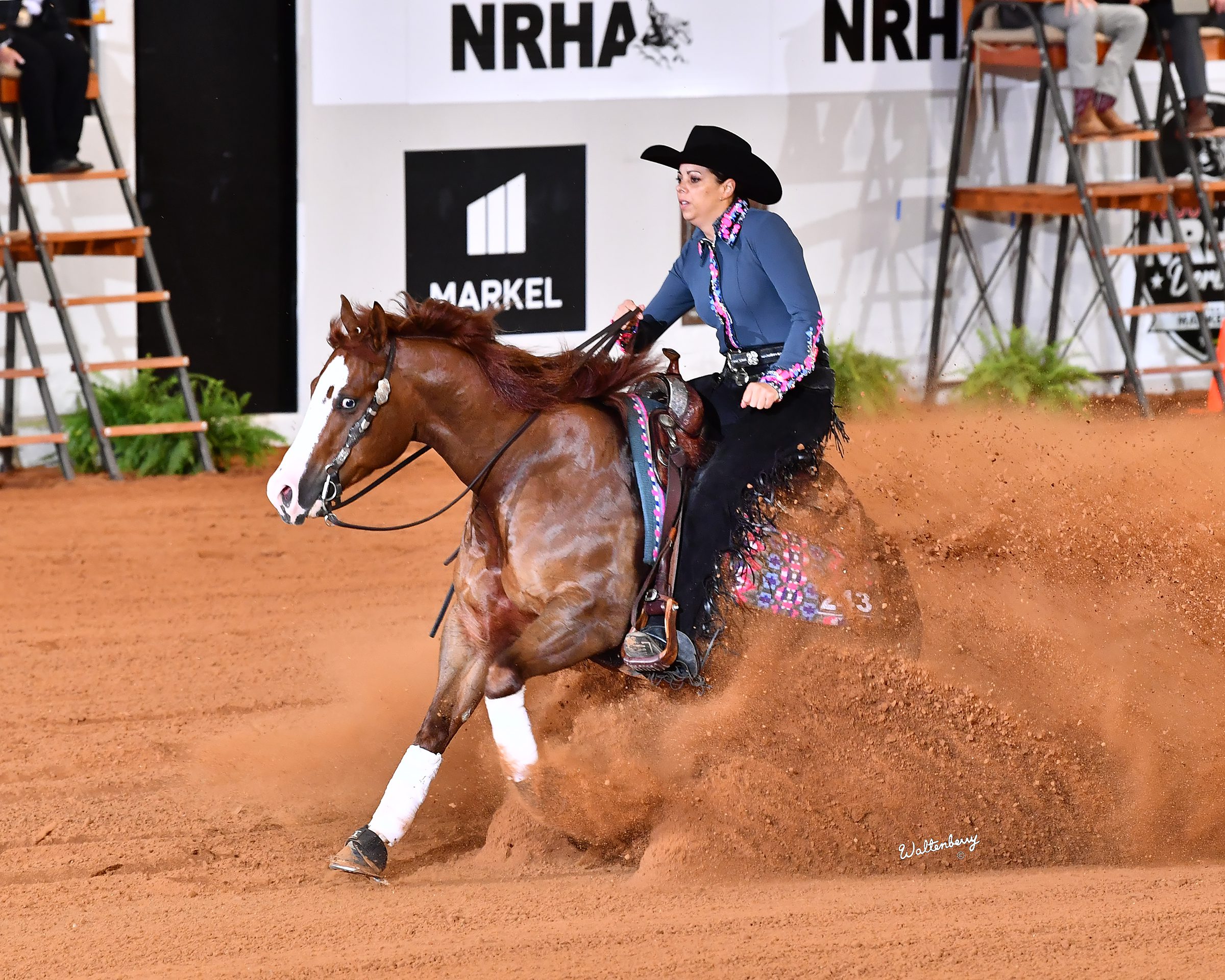 Cira Baeck & Magnum Up Dream sliding